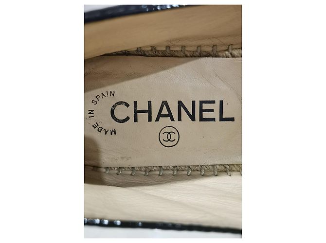 Schwarze Lackleder-Espadrilles von Chanel - Ansicht 8