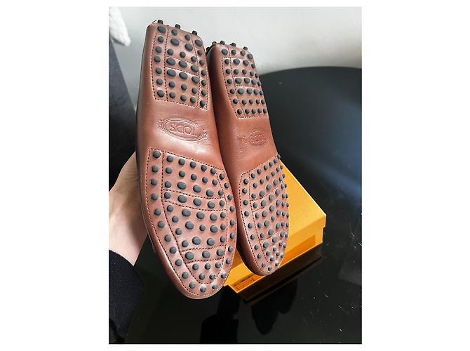 Tod's Mocassini Gommino in Pelle - Marrone Castagna - 39 Castagno - vista 3