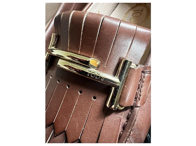 Tod's Mocassini Gommino in Pelle - Marrone Castagna - 39 Castagno - vista 4