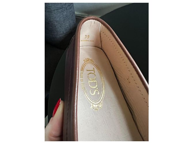 Tod's Mocassini Gommino in Pelle - Marrone Castagna - 39 Castagno - vista 5