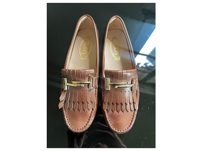 Tod's Mocassini Gommino in Pelle - Marrone Castagna - 39 Castagno - vista 7