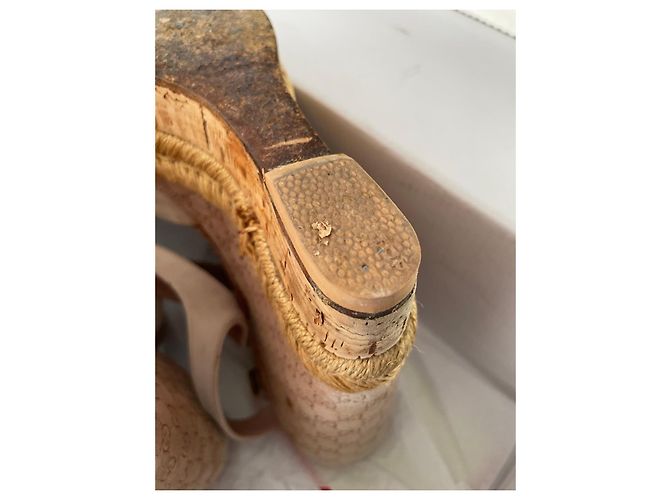 Sandali con zeppa in suede beige di Gucci - vista 11