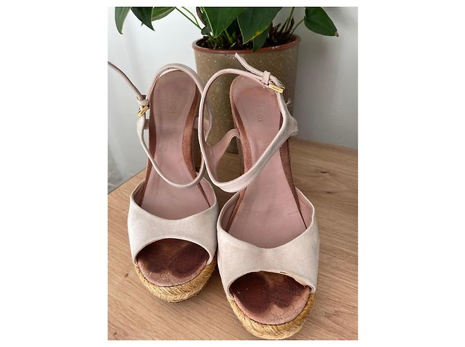 Sandali con zeppa in suede beige di Gucci - vista 2
