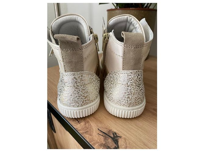 Sneakers alte Pataugas dorate Bianco D'oro - vista 3