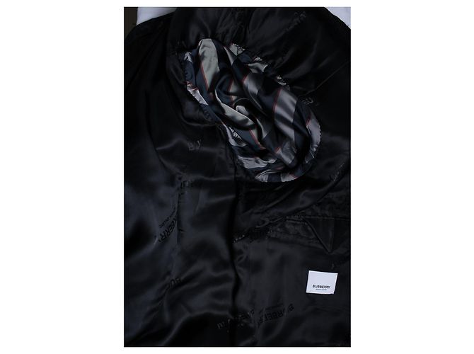 Schwarzer Blazer mit B-Druck von Burberry - Ansicht 8