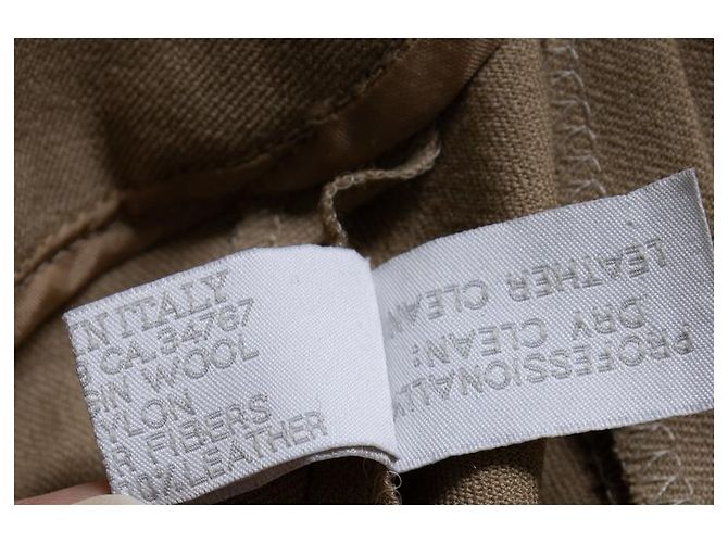 Prada, calça marrom com fechamento de velcro de couro - vista 8