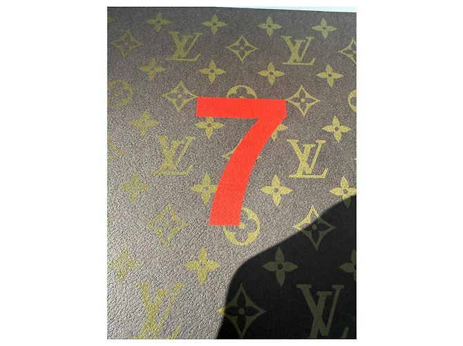 Monogramm Jigsaw-Puzzle Louis Vuitton Virgil Abloh SS 2022 in der Box Braun Rot - Ansicht 13