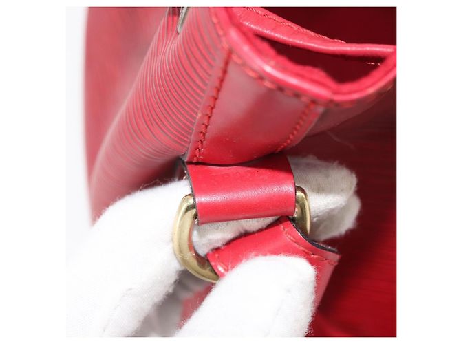 Louis Vuitton Noe Epi Leather Large Rosso - vista 6