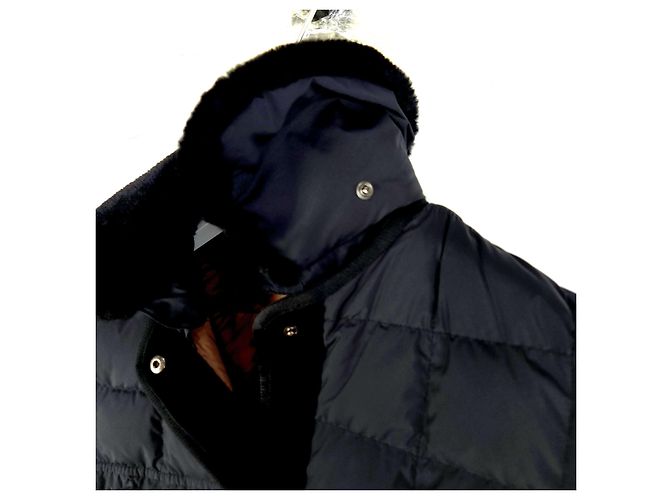 Moncler Jaqueta curta de down com cinto e acabamento em pele de Sania Preto - vista 3