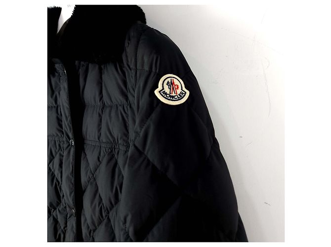 Moncler Jaqueta curta de down com cinto e acabamento em pele de Sania Preto - vista 4