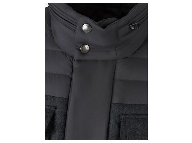 Moncler Vallanta Short Down Jacket Black - view 5