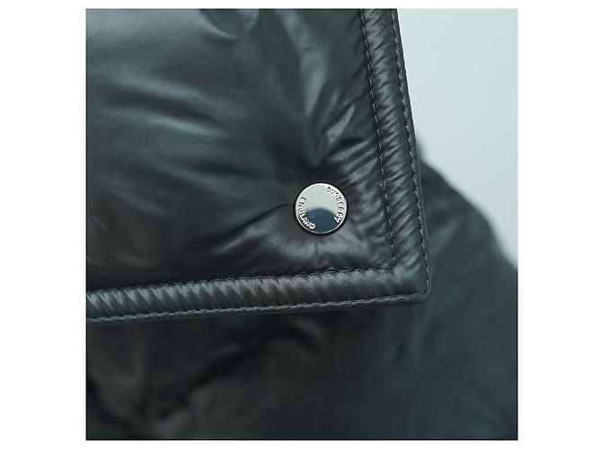 Burberry Casaco longo acolchoado com cinto para mulher em nylon preto com capuz destacável - vista 27