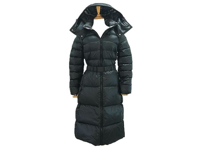 Burberry Casaco longo acolchoado com cinto para mulher em nylon preto com capuz destacável - vista 4