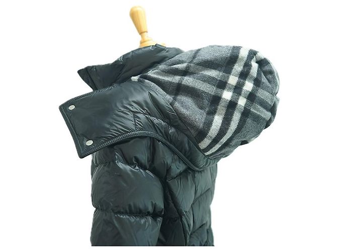 Burberry Casaco longo acolchoado com cinto para mulher em nylon preto com capuz destacável - vista 5