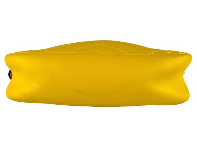Borsa a tracolla Gucci GG Marmont D'oro Giallo - vista 4