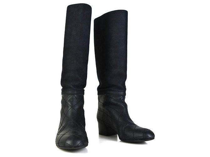 Chanel Botas de couro acolchoadas Preto - vista 2
