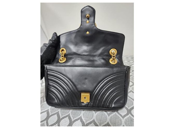 Borsa a Spalla Medium GG Marmont in Pelle di Vitello Matelassé Nera GUCCI Nero - vista 12