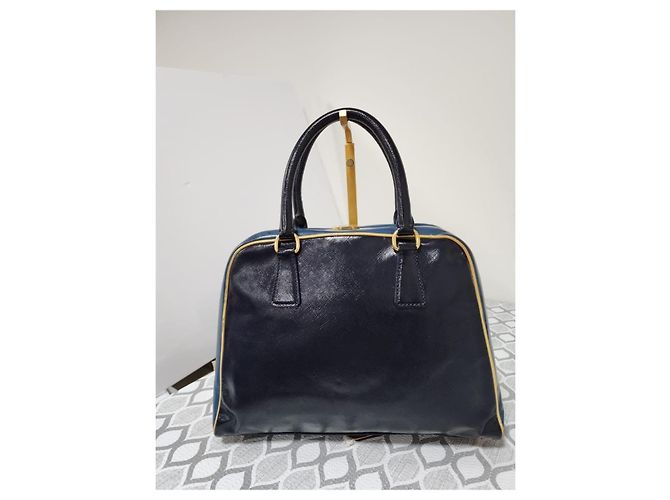 Borsa Pyramid in Vernice Saffiano Prada Blu Navy - vista 3