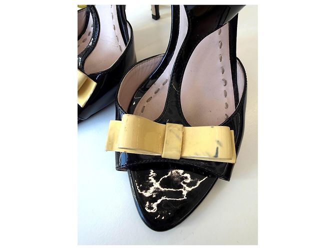 Sandali con tacco Miu Miu T-Strap con fiocchi in vernice nera Nero - vista 3