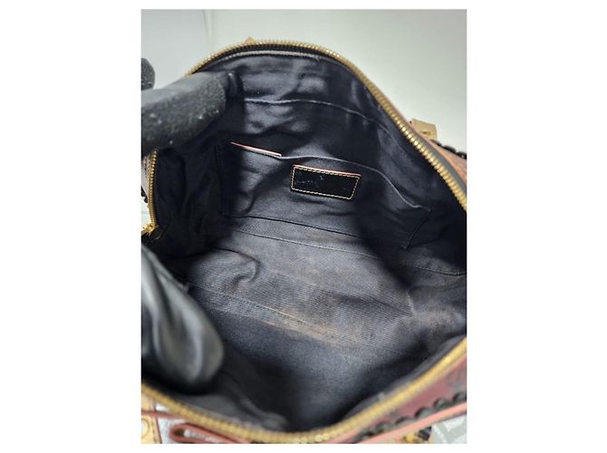 Borsa a Spalla Loewe Monogram in PVC e Pelle Verniciata Viola/Nera Nero Viola scuro - vista 11