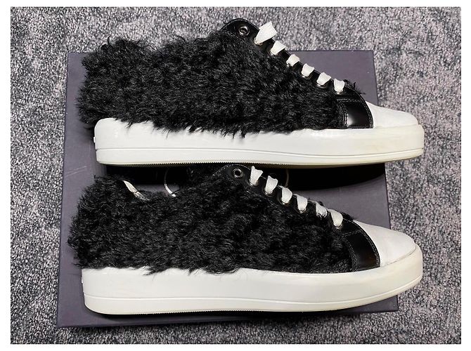Sneakers in pelliccia sintetica nera Prada Nero Bianco - vista 4