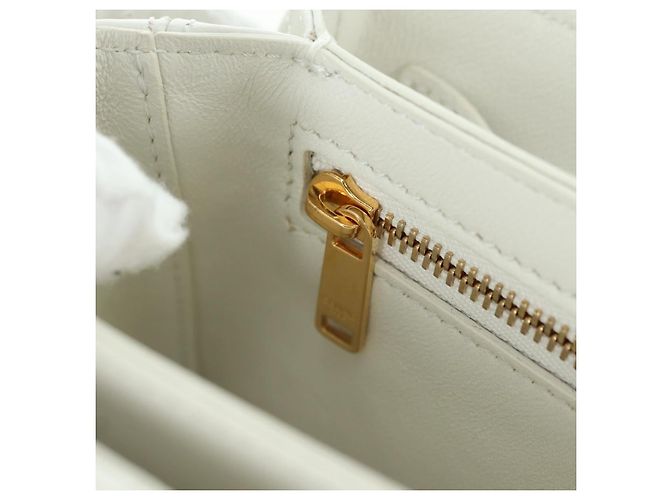 Céline Bolso de hombro Celine C Medium de cuero negro y dorado Auth mr2314SAV - vista 25