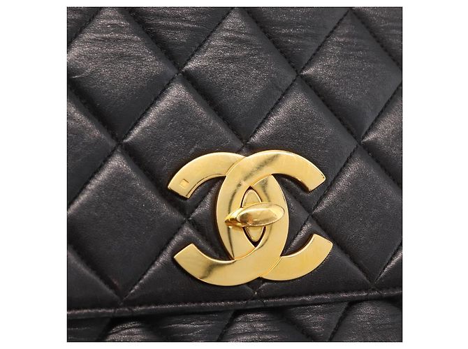 CHANEL Borsa a Spalla Matelassé in Pelle di Agnello Nera Oro CC Auth 175090SAV Nero D'oro - vista 18