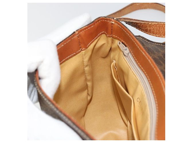 Edge Céline Borsa a Spalla in Tela Macadam CELINE in Pelle PVC Marrone Oro Auth BA12236 D'oro - vista 21