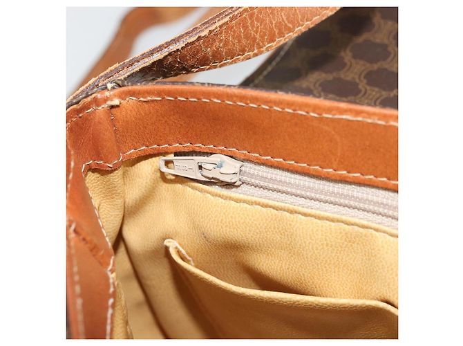 Edge Céline Borsa a Spalla in Tela Macadam CELINE in Pelle PVC Marrone Oro Auth BA12236 D'oro - vista 22