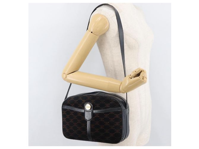 Céline Borsa a Spalla in Tela Macadam Medallion CELINE Nero Oro Auth 176882 D'oro - vista 23
