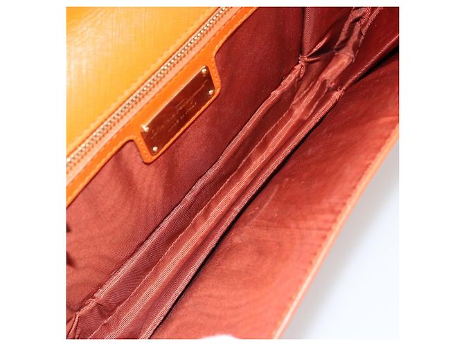 Borsa a Spalla Vala Chain in Pelle Arancione Oro Auth BA12335 di Salvatore Ferragamo - vista 11