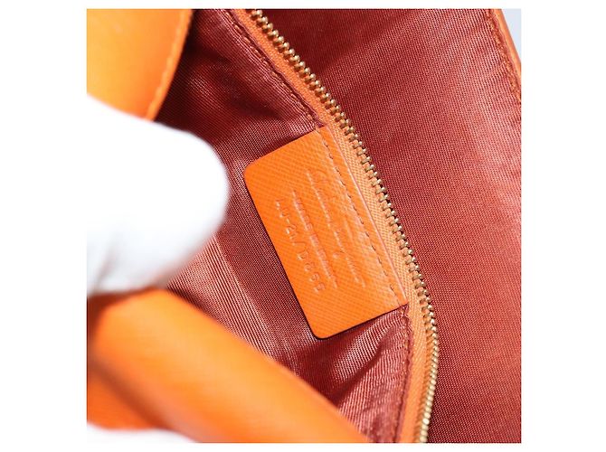 Borsa a Spalla Vala Chain in Pelle Arancione Oro Auth BA12335 di Salvatore Ferragamo - vista 12