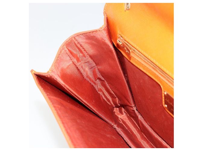 Borsa a Spalla Vala Chain in Pelle Arancione Oro Auth BA12335 di Salvatore Ferragamo - vista 20