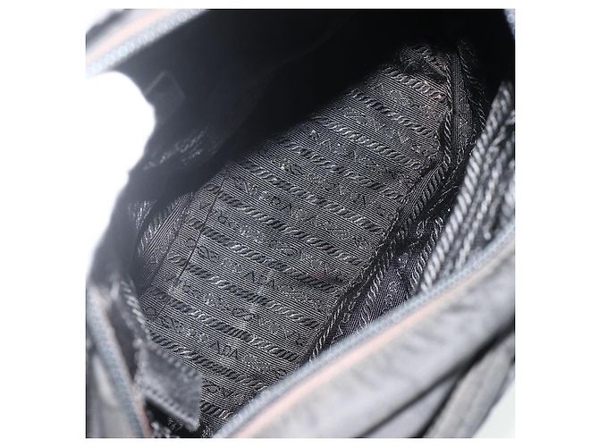 Borsa Tote Prada in nylon nero Auth 176646 - vista 11