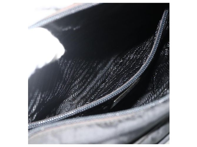 Borsa Tote Prada in nylon nero Auth 176646 - vista 22