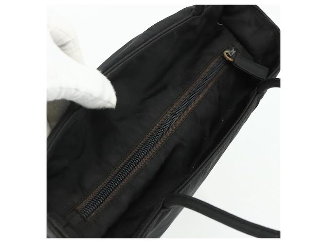 Borsa Tote Prada in nylon nero Auth 176646 - vista 6