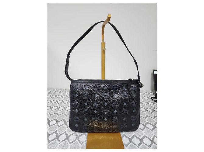 Borsa a spalla pochette in pelle MCM Visetos nera Nero - vista 3
