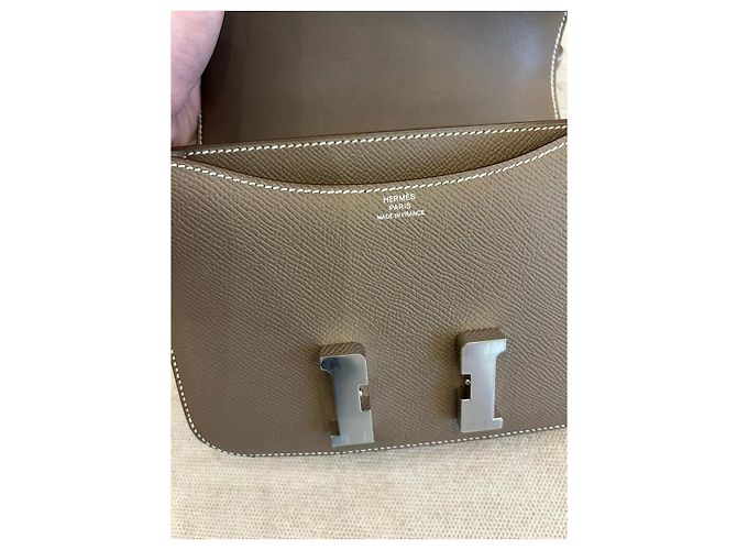 Hermès Constance 18 in pelle Epsom Etoupe con finiture oro rosa Grigio - vista 6