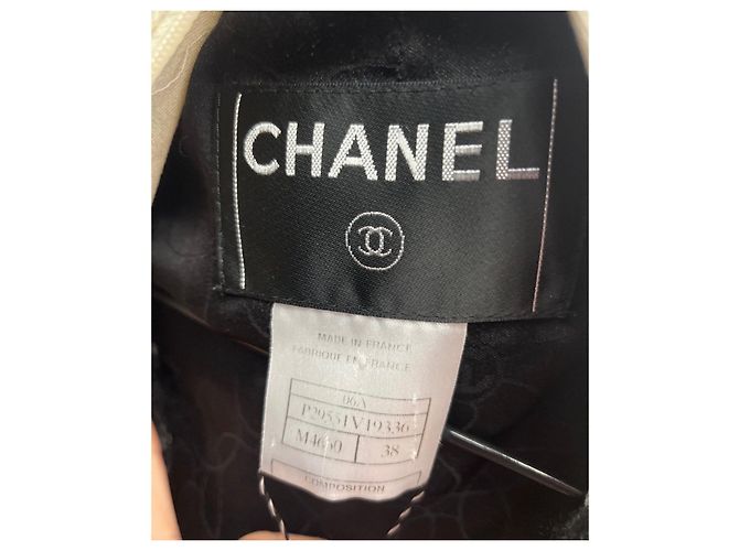 Chanel Vintage Schwarze Tweed-Fit-Jacke, Größe 38/M, Gebraucht - Ansicht 5