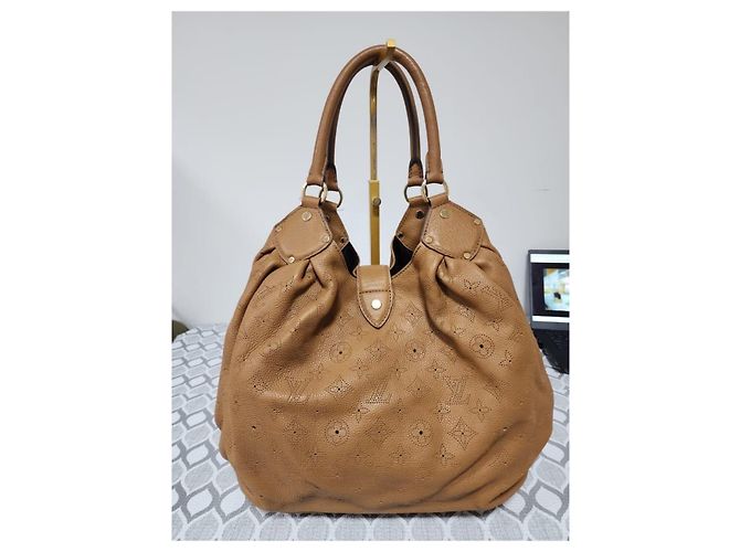 LOUIS VUITTON Borsa Hobo Mahina L Marrone - vue 3