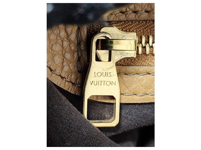 LOUIS VUITTON Borsa Hobo Mahina L Marrone - vue 7