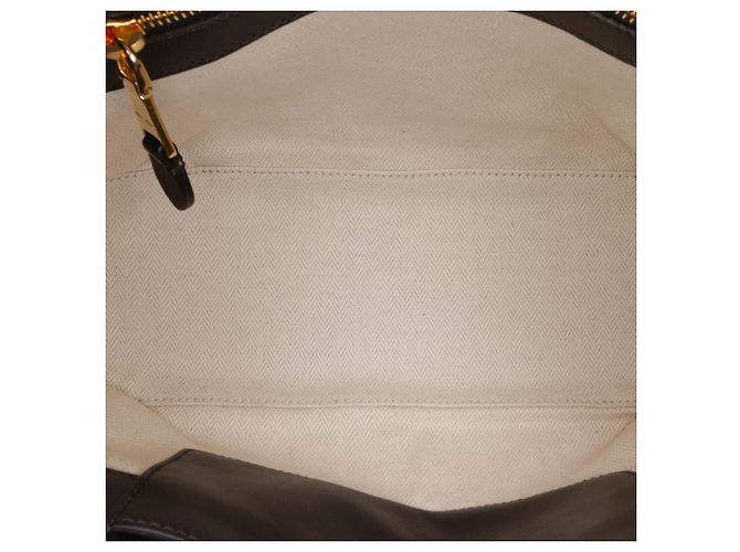 Borsa a spalla Miu Miu in pelle di vitello nera morbida con logo impresso Nero - vista 4
