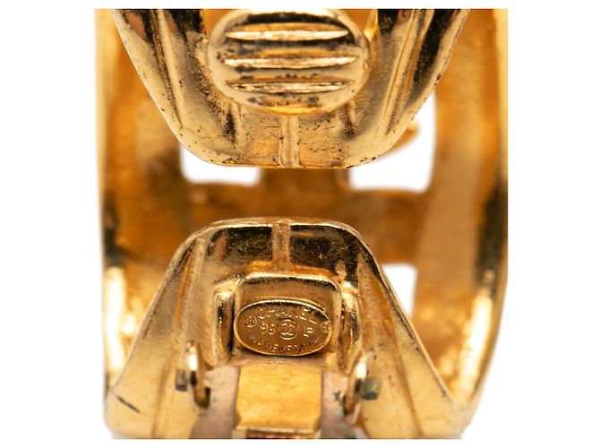 Orecchini a cerchio con clip in oro placcato CC dorato Chanel D'oro - vista 3