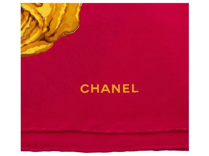 Bufanda de seda con estampado floral ornamentado en rosa de Chanel - vista 2