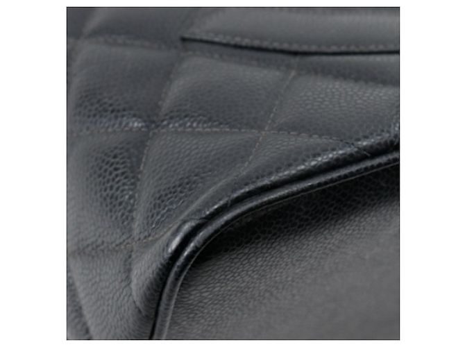 Borsa Medallion in Caviar Nero di Chanel - vista 19