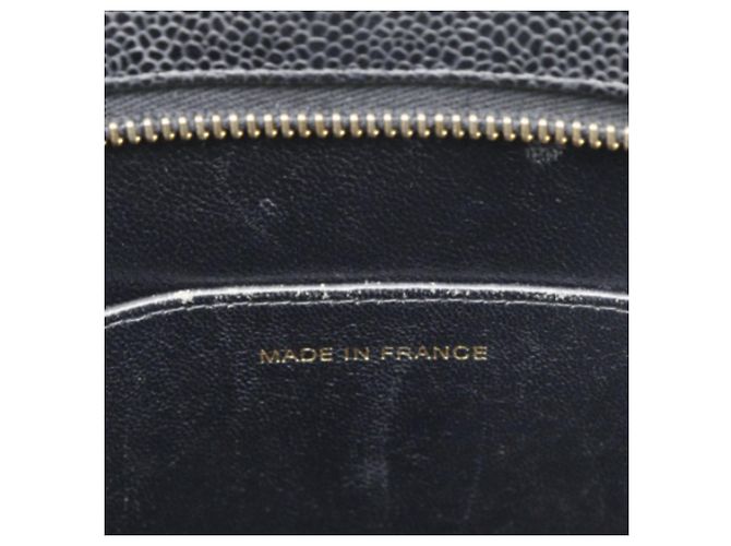 Borsa Medallion in Caviar Nero di Chanel - vista 5