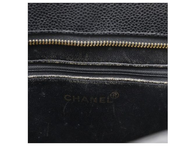 Borsa Medallion in Caviar Nero di Chanel - vista 6