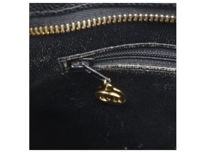 Borsa Medallion in Caviar Nero di Chanel - vista 9