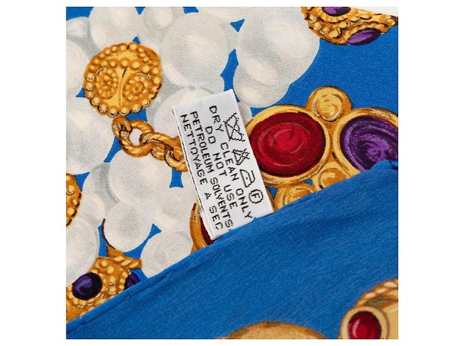 Foulard in seta stampata Chanel con perle blu e Gripoix 90 - vista 4