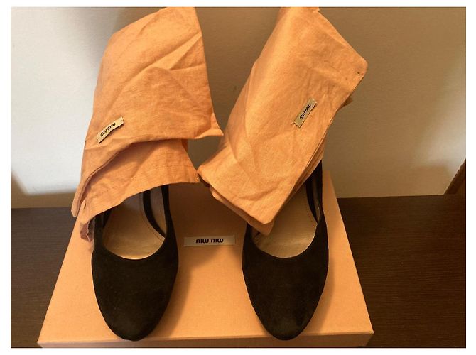 Décolleté Miu Miu in pelle scamosciata nera Nero - vista 2
